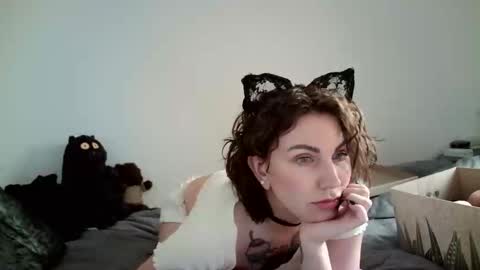 nefertiti_queen online show from 11-15-25, 08:38