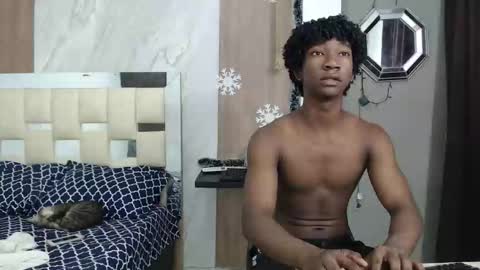 Snapshot of negga_cum chatting on 01-19-26, 01:15 NEGGA online show from 01-19-26, 01:15