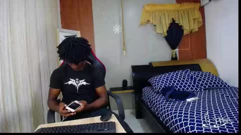 Snapshot of negga_cum chatting on 02-15-26, 04:47 NEGGA online show from 02-15-26, 04:47