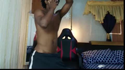 Snapshot of negga_cum chatting on 02-20-26, 01:44 NEGGA online show from 02-20-26, 01:44