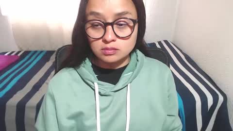 Zoe online show from 09-17-25, 03:46