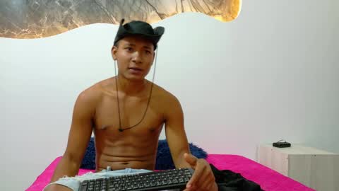 Snapshot of negrito_rv chatting on 05-15-26, 07:32 online show from 05-15-26, 07:32