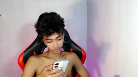 Snapshot of neil_asian69 chatting on 10-31-25, 08:15 neil_asian69 online show from 10-31-25, 08:15