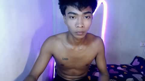 Snapshot of neil_asian69 chatting on 11-21-25, 01:54 neil_asian69 online show from 11-21-25, 01:54