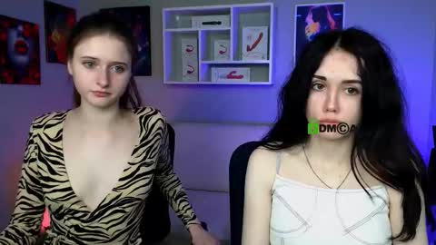 Snapshot of nekky_mouse chatting on 09-21-25, 03:13 Meow online show from 09-21-25, 03:13