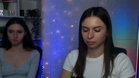 Snapshot of nekky_mouse chatting on 09-22-25, 12:51 Meow online show from 09-22-25, 12:51