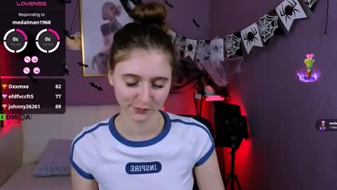 Snapshot of nekky_mouse chatting on 10-26-25, 02:56 Meow online show from 10-26-25, 02:56