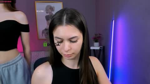 Snapshot of nekky_mouse chatting on 11-24-25, 10:26 Meow online show from 11-24-25, 10:26