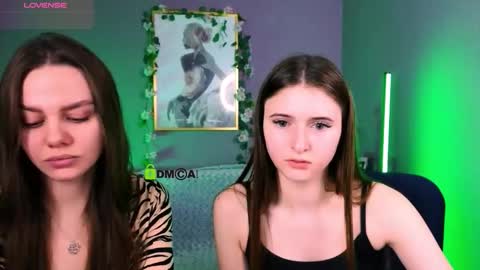 Snapshot of nekky_mouse chatting on 11-29-25, 11:35 Meow online show from 11-29-25, 11:35