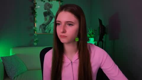 Snapshot of nekky_mouse chatting on 12-04-25, 10:24 Meow online show from 12-04-25, 10:24