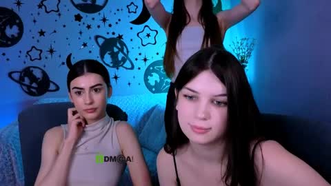 Snapshot of nekky_mouse chatting on 05-27-26, 02:03 Meow online show from 05-27-26, 02:03