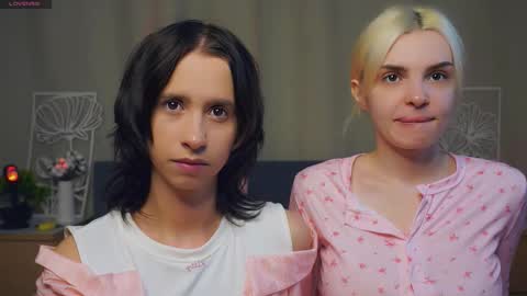 Snapshot of neldabestwick chatting on 03-16-26, 08:02 Histori online show from 03-16-26, 08:02