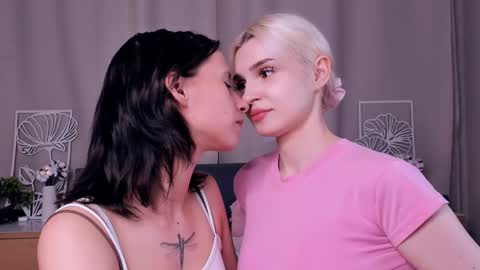 Snapshot of neldabestwick chatting on 03-26-26, 09:42 Histori online show from 03-26-26, 09:42