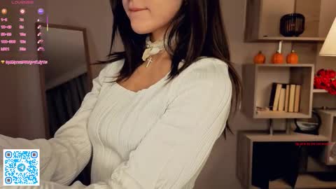 Vicky and Beatrice online show from 03-06-26, 07:21