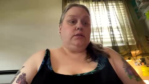 Snapshot of nellatlas chatting on 06-09-26, 03:23 Nellie Atlas online show from 06-09-26, 03:23