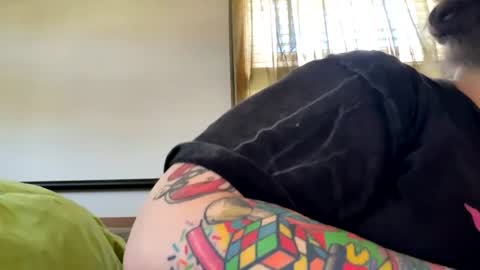 Snapshot of nellatlas chatting on 06-16-26, 03:47 Nellie Atlas online show from 06-16-26, 03:47