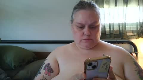 Snapshot of nellatlas chatting on 07-14-26, 05:51 Nellie Atlas online show from 07-14-26, 05:51