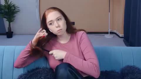 Snapshot of nelliemathers chatting on 07-23-26, 01:58 Nelli online show from 07-23-26, 01:58