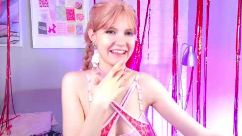 Snapshot of nellloyns chatting on 02-19-25, 12:03 Nelly online show from 02-19-25, 12:03