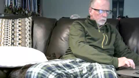 Snapshot of neman4u2c chatting on 12-18-25, 01:00 Jack online show from 12-18-25, 01:00