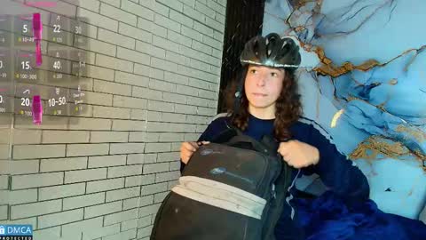 Salome Nena cupcake online show from 09-16-25, 11:11