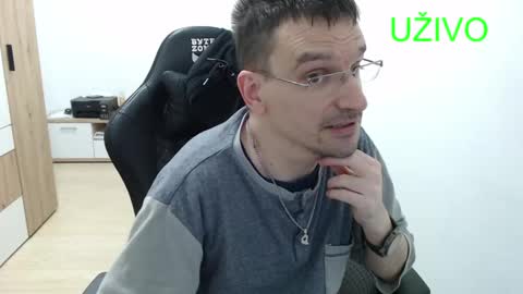 Snapshot of nenadtv14 chatting on 01-18-25, 11:11 Nenadtv online show from 01-18-25, 11:11