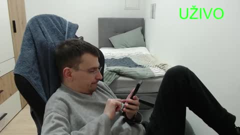 Snapshot of nenadtv14 chatting on 01-19-25, 09:34 Nenadtv online show from 01-19-25, 09:34