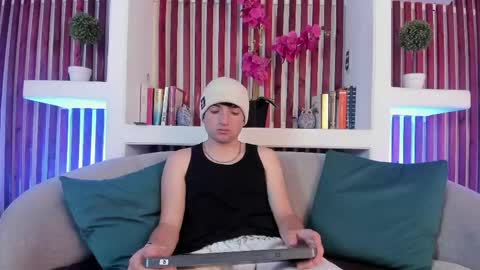 Snapshot of neo_zarek chatting on 05-14-26, 11:17 Zarek online show from 05-14-26, 11:17