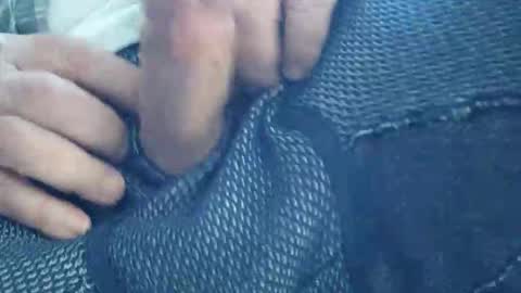 Snapshot of neohiom4f chatting on 12-15-25, 05:50 neohiom4f online show from 12-15-25, 05:50