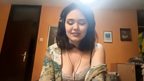 Elena online show from 10-14-25, 06:31