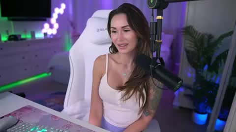 Sasha West online show from 11-11-25, 10:54