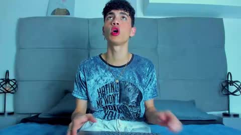 Snapshot of neoraptis chatting on 03-07-25, 08:33 NeoRaptis jhonatan online show from 03-07-25, 08:33