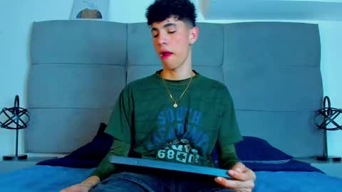 Snapshot of neoraptis chatting on 03-12-25, 08:41 NeoRaptis jhonatan online show from 03-12-25, 08:41