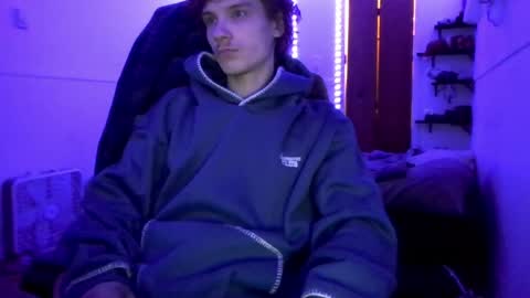 Snapshot of nephew_p chatting on 05-19-26, 01:33 nephew_p online show from 05-19-26, 01:33