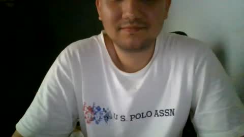 Snapshot of nerdxxx94 chatting on 07-11-26, 10:22 MrBull online show from 07-11-26, 10:22