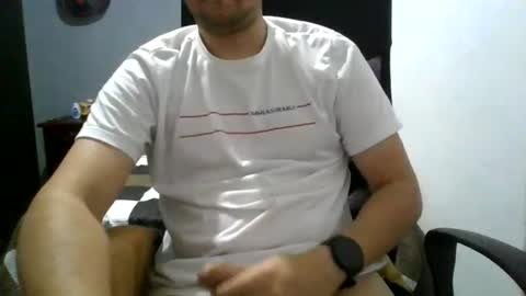 Snapshot of nerdxxx94 chatting on 07-16-26, 04:40 MrBull online show from 07-16-26, 04:40