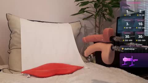 Snapshot of nerdy_nummies chatting on 09-26-25, 10:52 Nerdy nummies online show from 09-26-25, 10:52