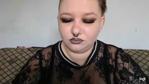 Snapshot of neriphine chatting on 11-25-25, 08:58 Neriphine online show from 11-25-25, 08:58