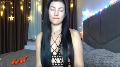 Snapshot of nessystar chatting on 02-06-26, 04:10 Nessy online show from 02-06-26, 04:10