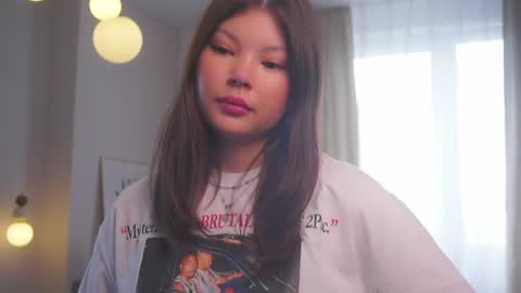Yuna  online show from 05-28-26, 12:02