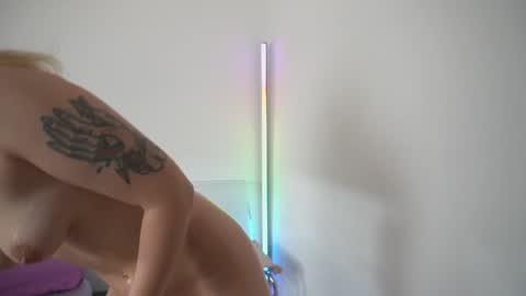 Snapshot of new_dee chatting on 10-07-25, 04:09 new dee online show from 10-07-25, 04:09