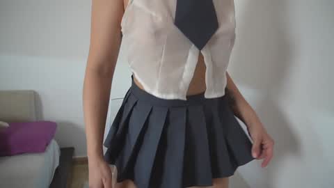 Snapshot of new_dee chatting on 11-24-25, 07:19 new dee online show from 11-24-25, 07:19