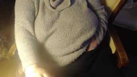 Lilly  online show from 01-22-25, 03:18