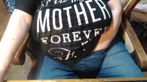 Lilly  online show from 01-28-25, 02:43