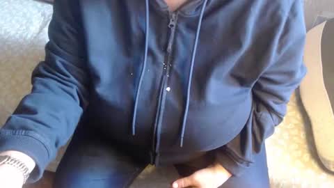 Lilly  online show from 10-21-25, 09:43