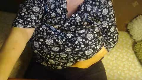 Lilly  online show from 10-31-25, 08:21