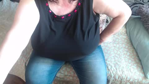 Lilly  online show from 05-24-26, 04:39