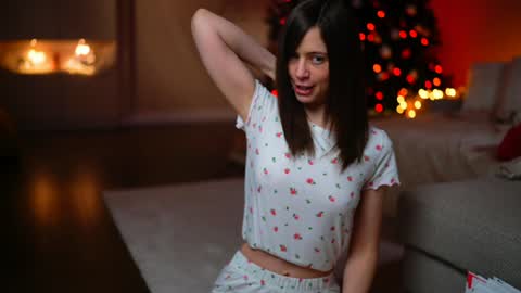 Snapshot of newchloe18 chatting on 12-15-25, 08:02 newchloe18 online show from 12-15-25, 08:02