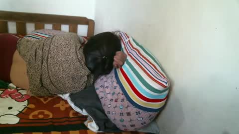 Lucy Pearl online show from 01-26-25, 05:45