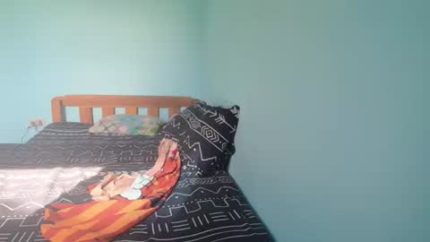 Lucy Pearl online show from 10-27-25, 12:47